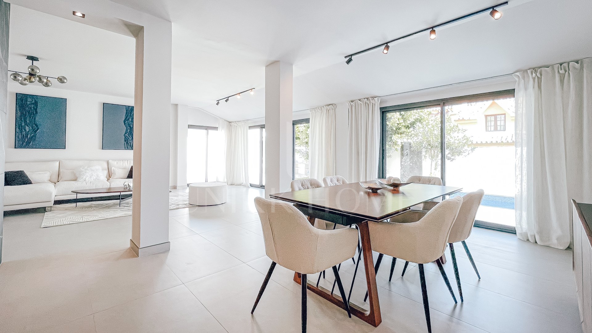 Villa for sale in Rodeo Alto, Nueva Andalucia