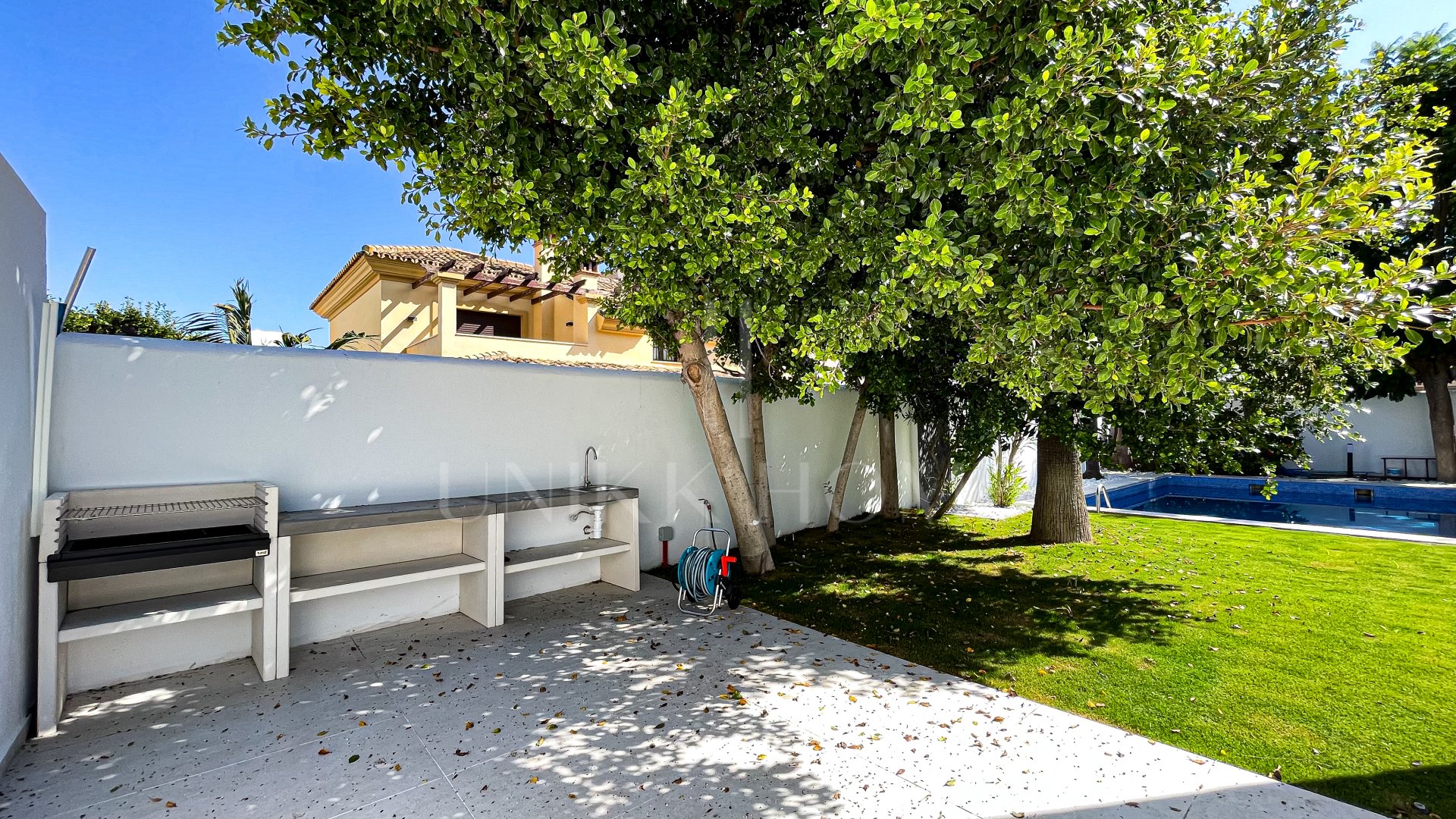 Villa for sale in Rodeo Alto, Nueva Andalucia