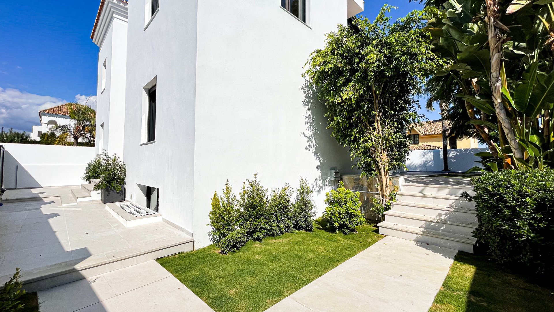 Villa for sale in Rodeo Alto, Nueva Andalucia