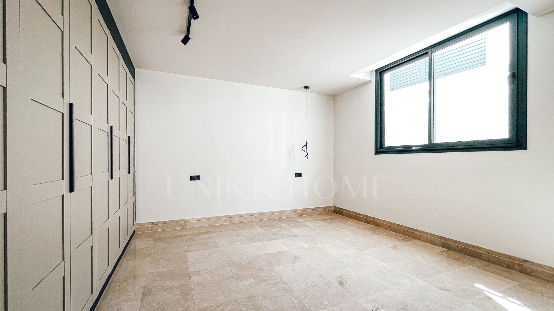 Villa for sale in Rodeo Alto, Nueva Andalucia