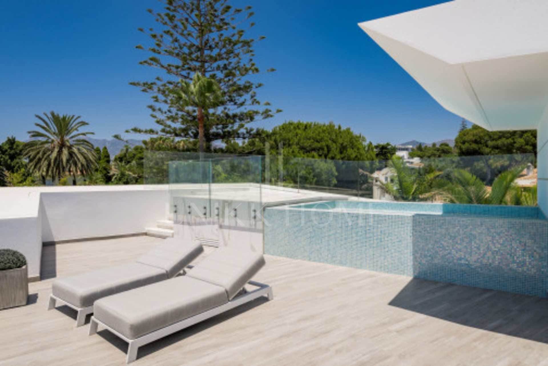 Villa en venta en Los Monteros Playa, Marbella Este