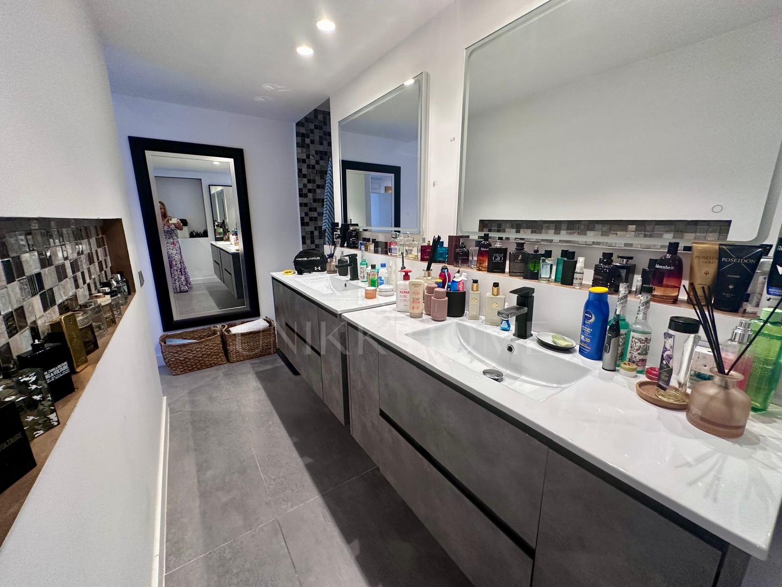 MODERNO APARTAMENTO BAJO - TOTALMENTE REFORMADO Y CON PISCINA PRIVADA.