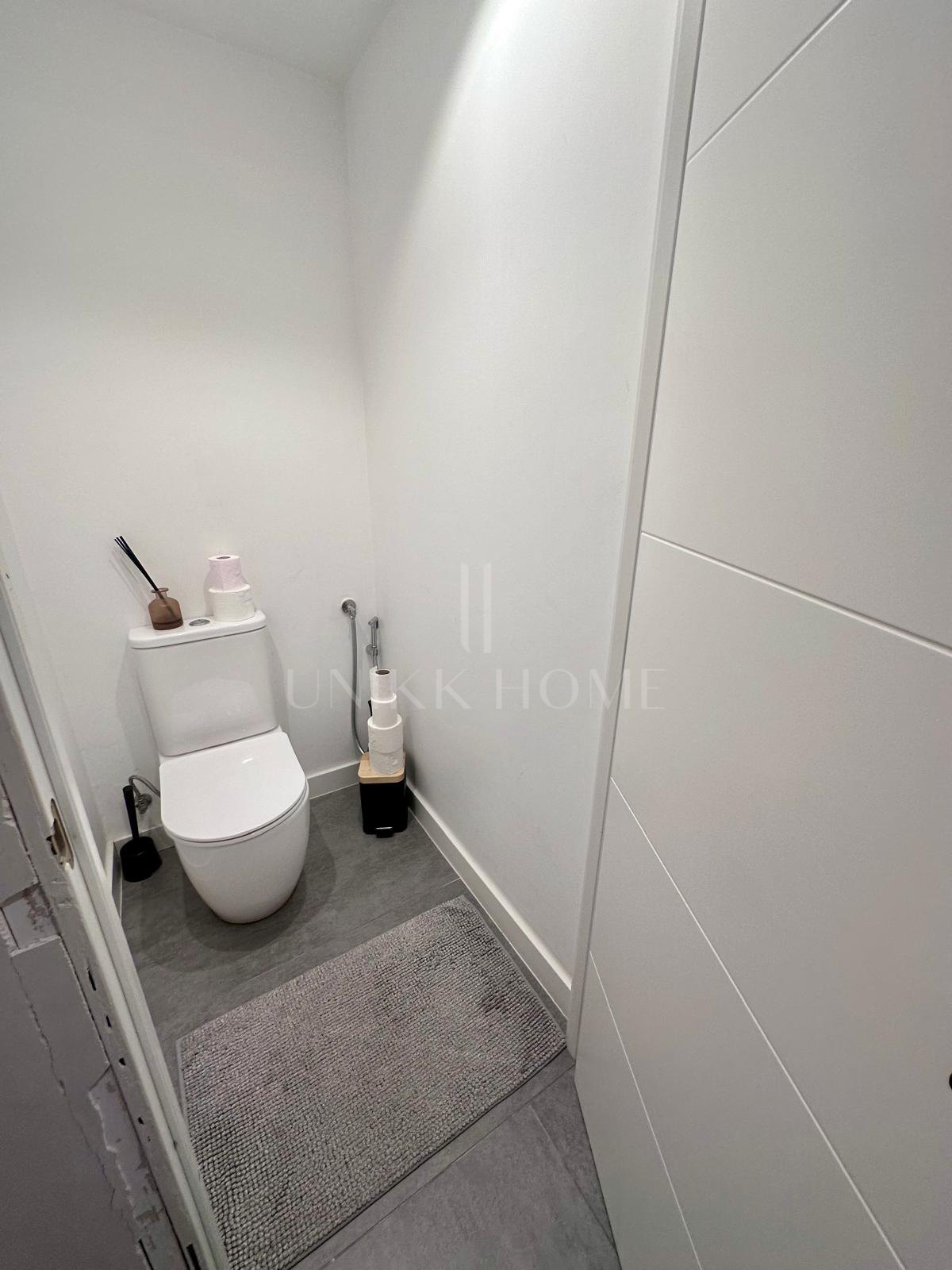 MODERNO APARTAMENTO BAJO - TOTALMENTE REFORMADO Y CON PISCINA PRIVADA.