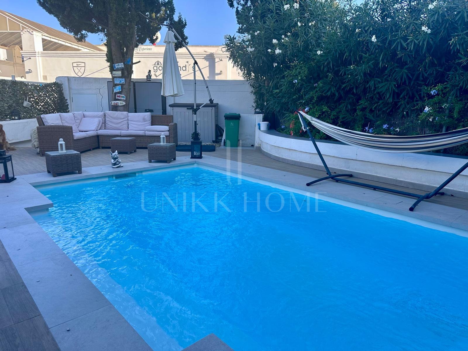 MODERNO APARTAMENTO BAJO - TOTALMENTE REFORMADO Y CON PISCINA PRIVADA.