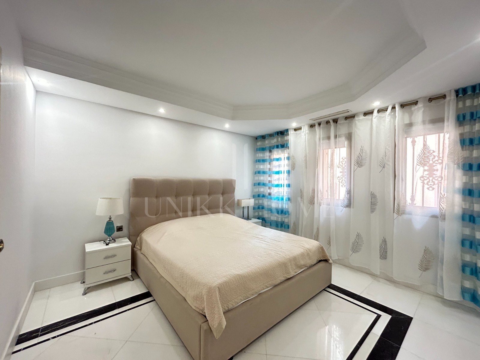 WONDERFUL 3-BEDROOM FRONTLINE BEACH APARTMENT IN A LUXURY GATED COMPLEX IN PUERTO BANUS, MARBELLA