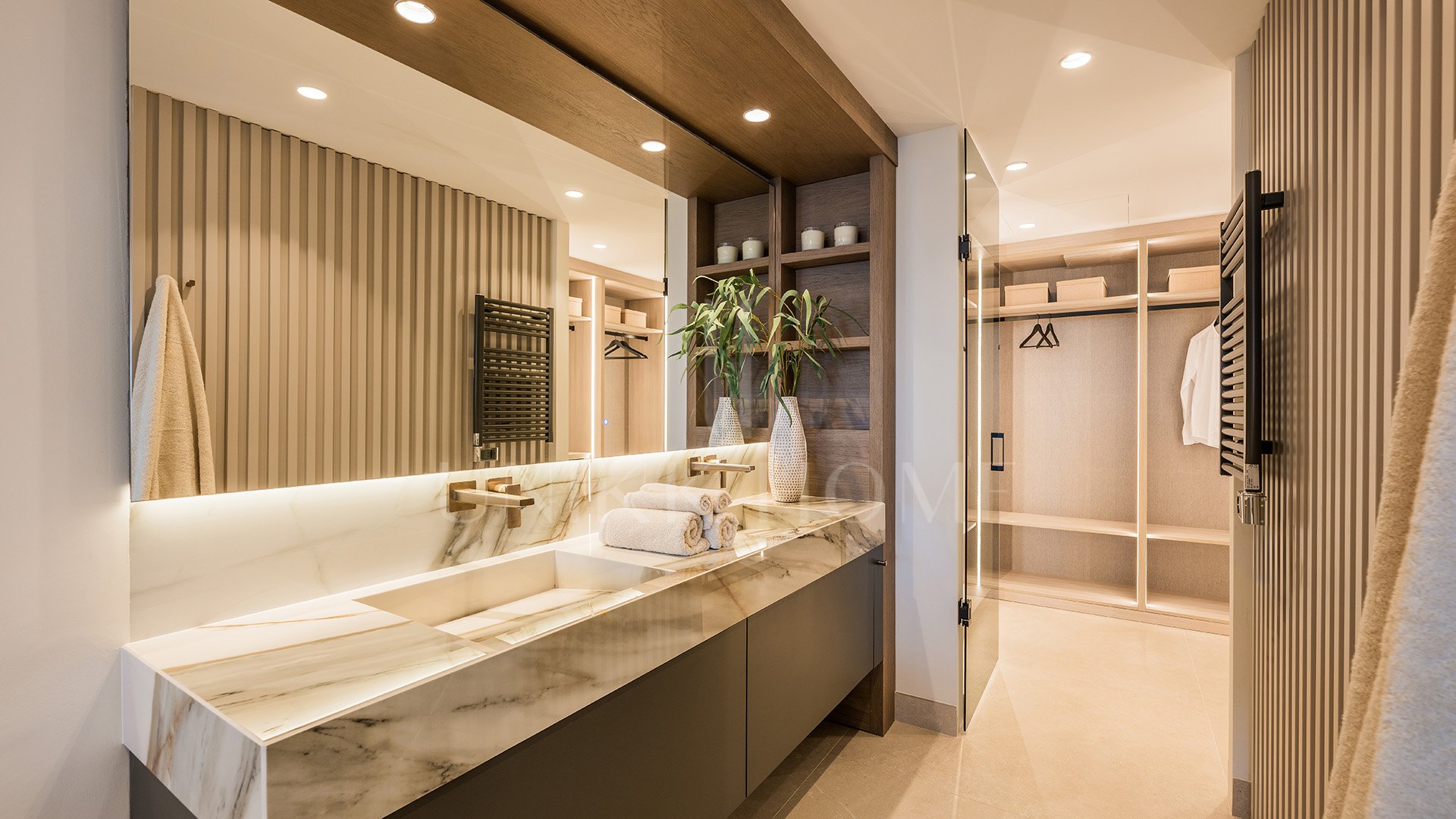 Apartamento de lujo con aceso directo al mar.