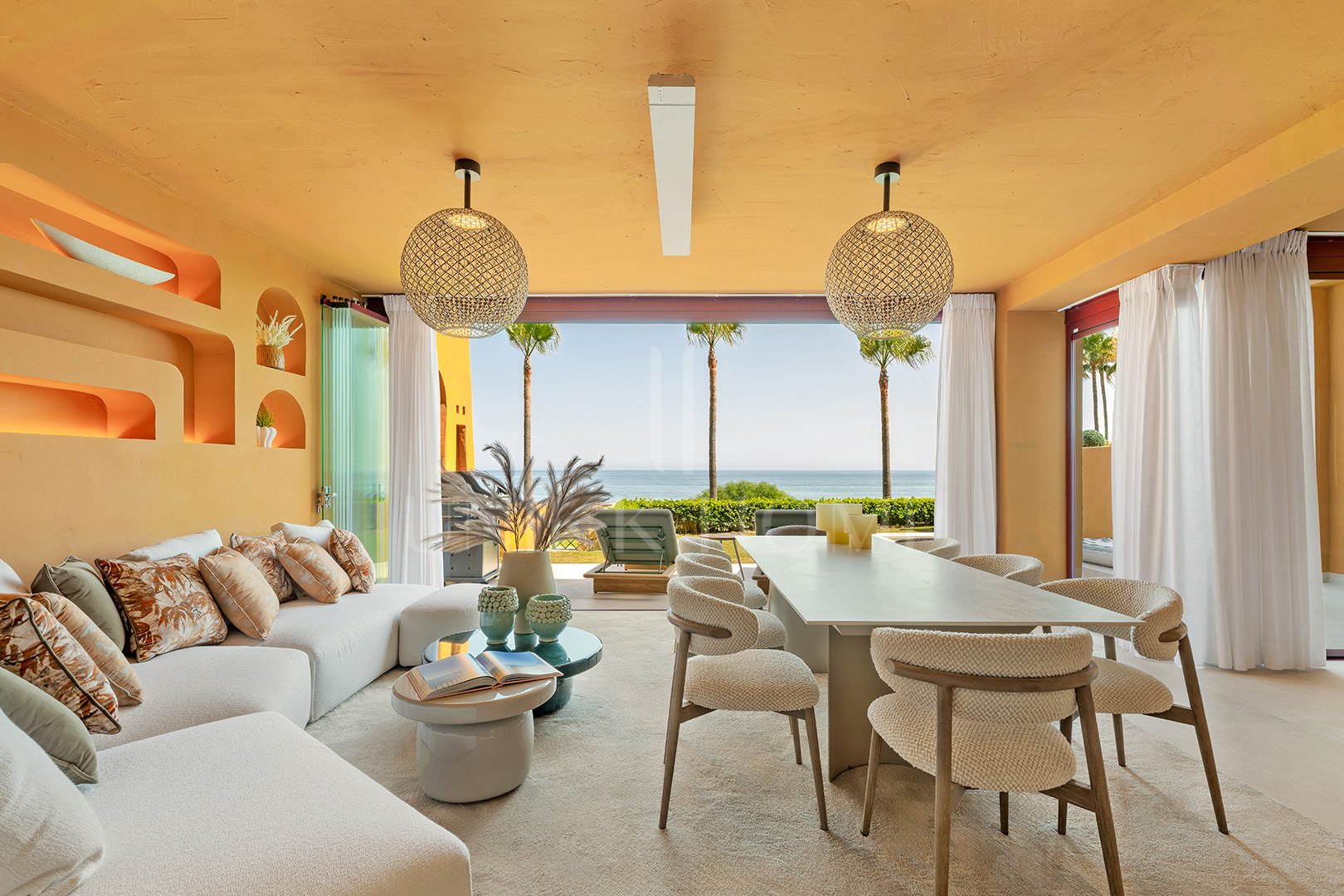 Apartamento de lujo con aceso directo al mar.