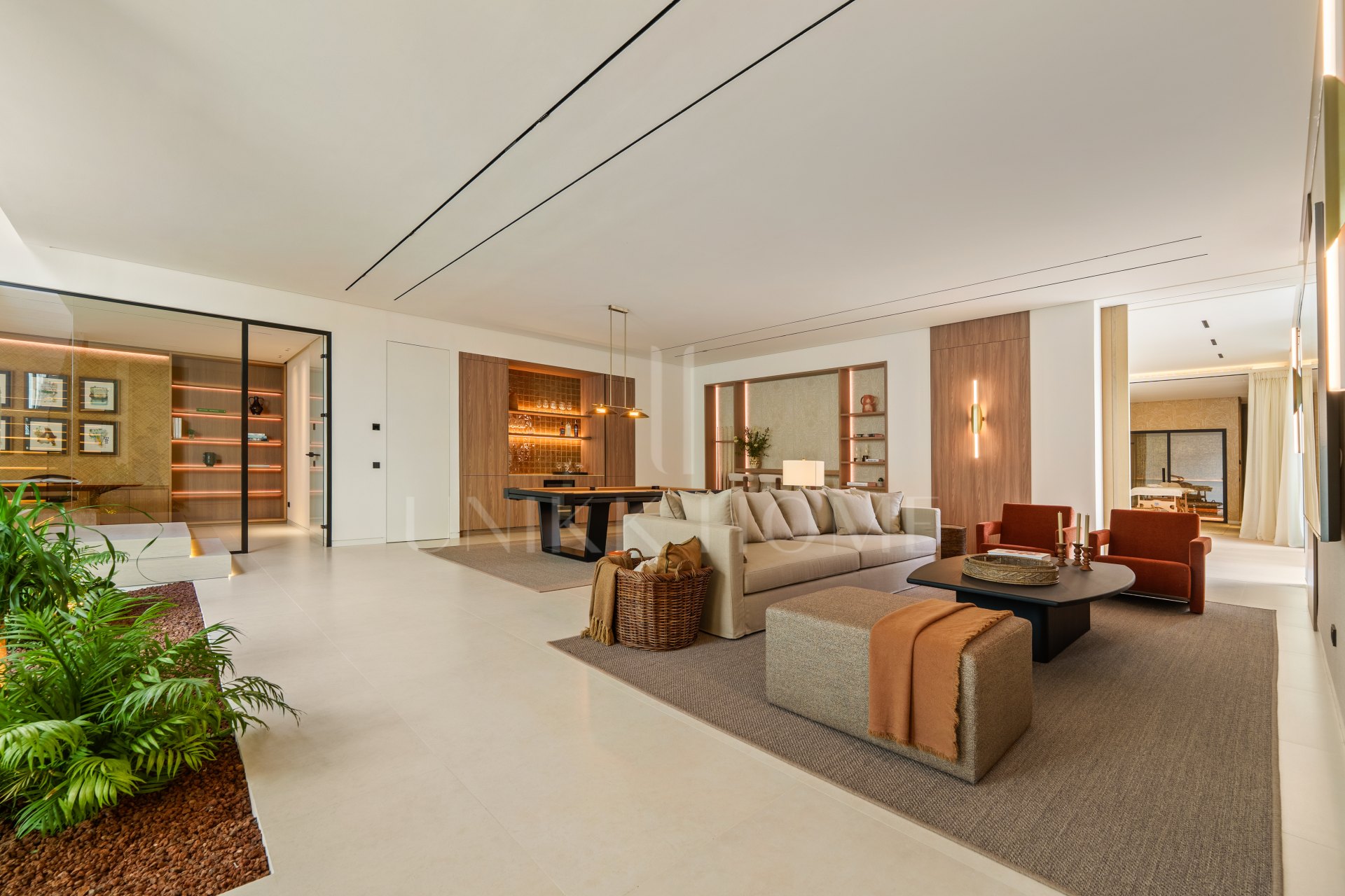 Villa en venta en Las Lomas del Marbella Club, Marbella Milla de Oro