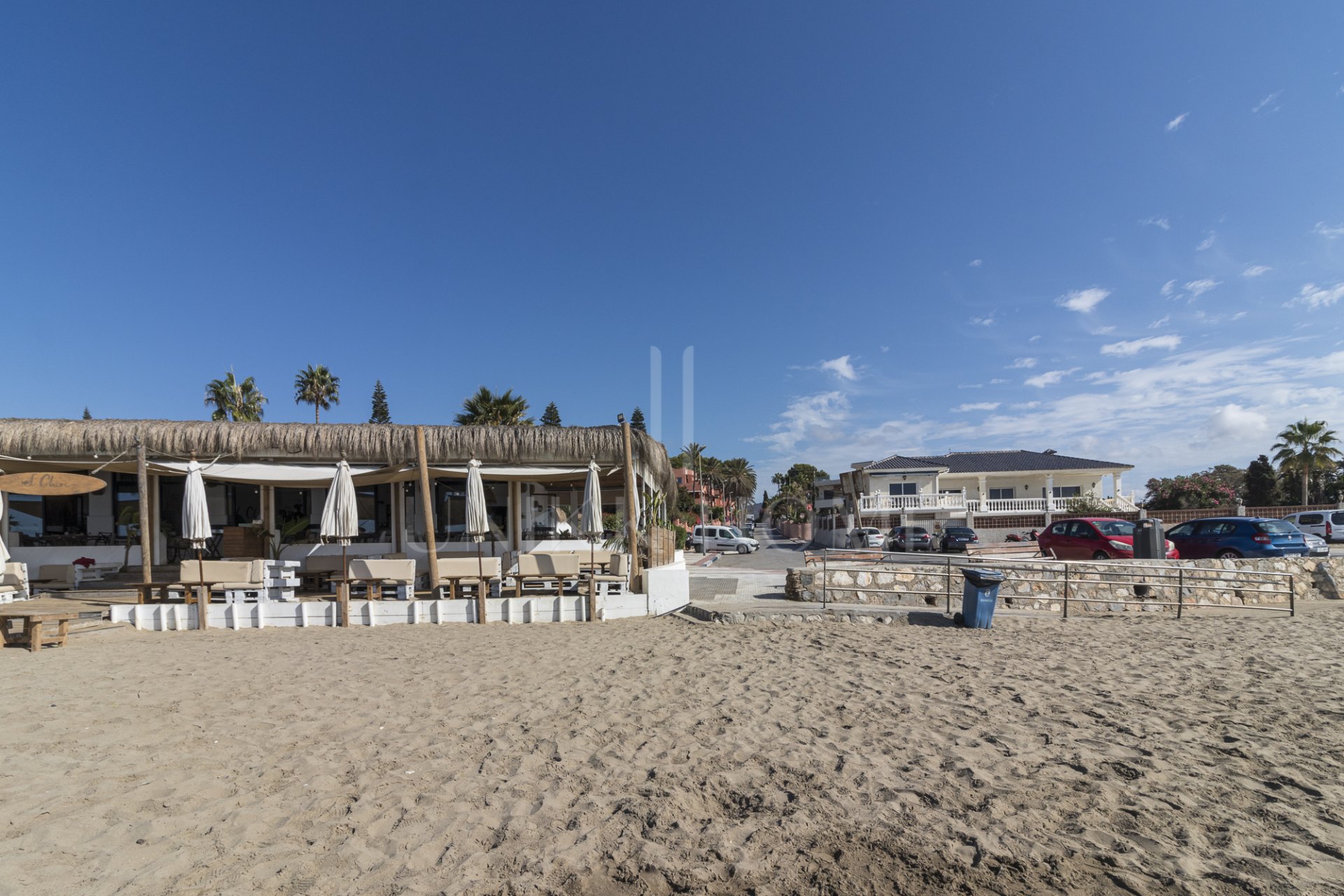 Exclusiva villa en venta en Marbella Este – Urbanización Costabella, segunda línea de playa