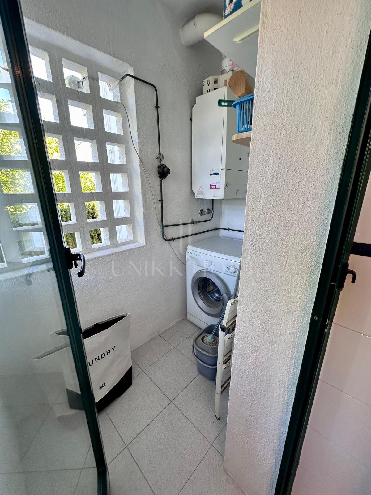 COMPLEJO UBICADO EN 1RA LINEA DE PLAYA!