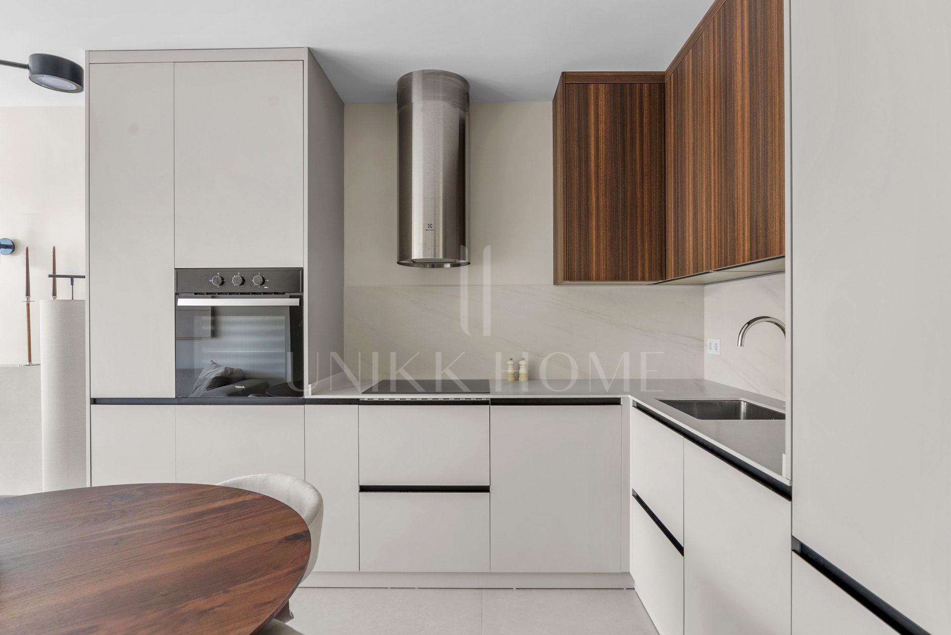 Apartment for sale in Puerto del Almendro, Benahavis