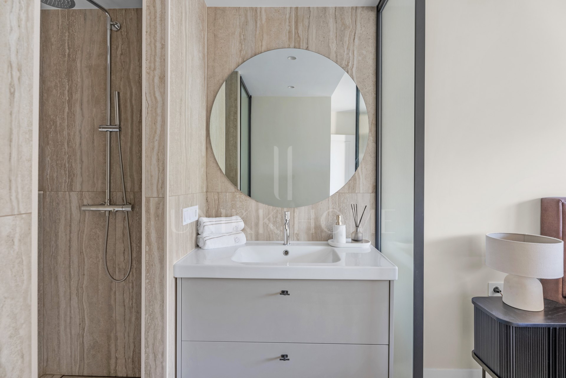 Apartment for sale in Puerto del Almendro, Benahavis