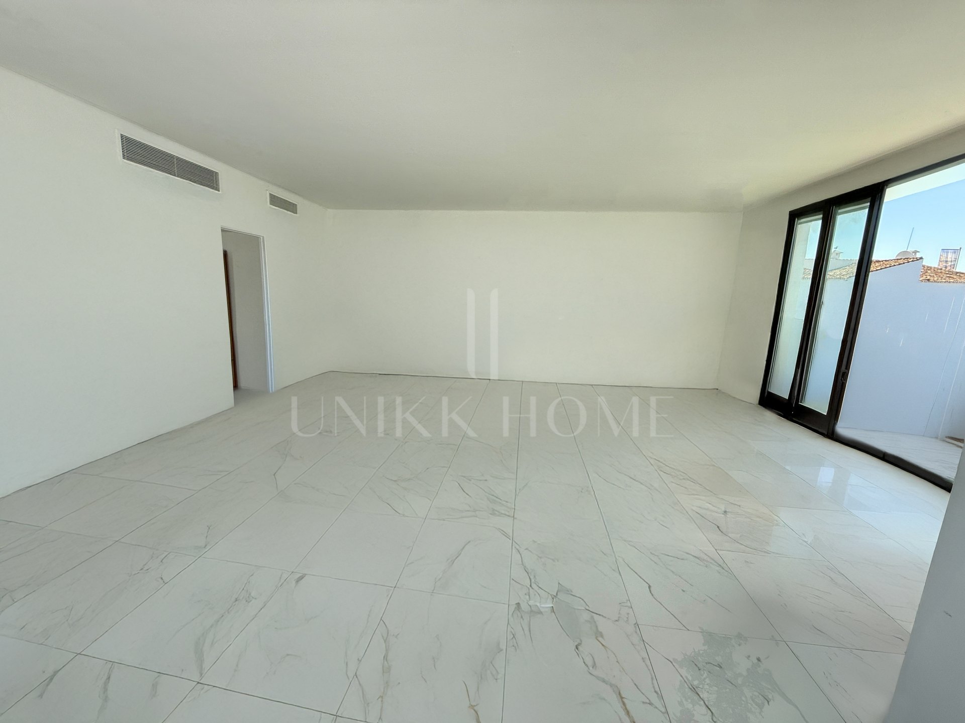 INVESTOR ALERT – Prime Marina Apartment in Puerto Banús with Panoramic Sea Views