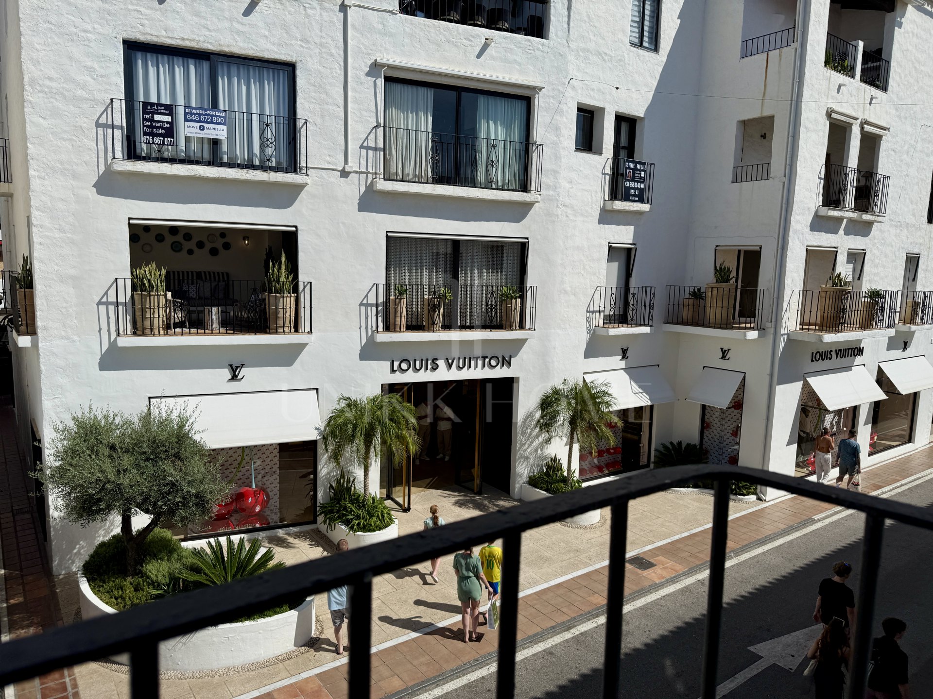 INVESTOR ALERT – Prime Marina Apartment in Puerto Banús with Panoramic Sea Views