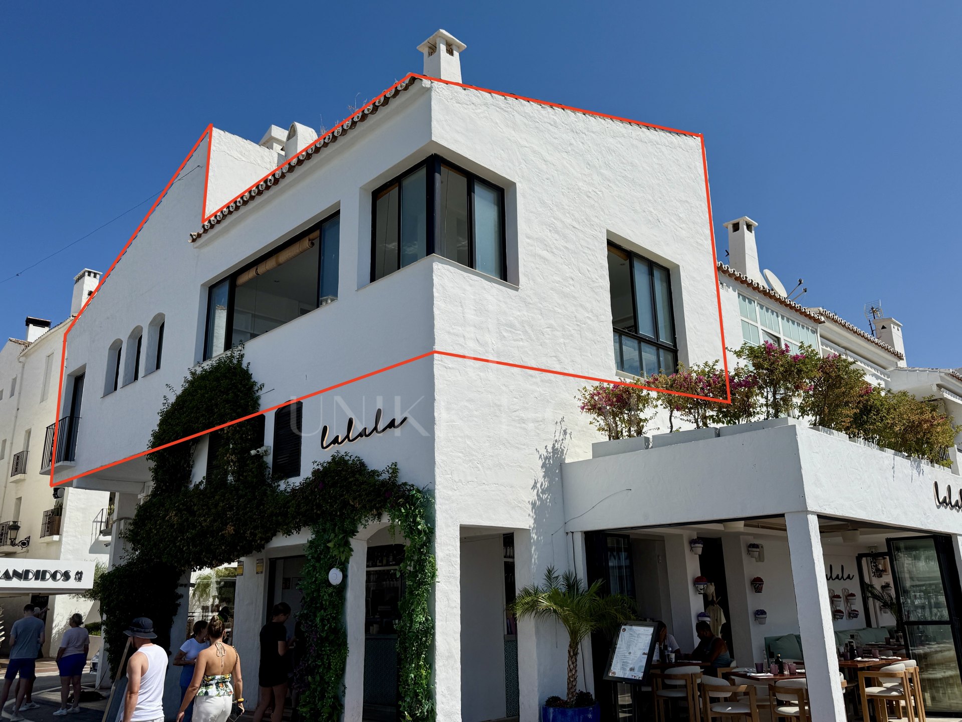 INVESTOR ALERT – Prime Marina Apartment in Puerto Banús with Panoramic Sea Views