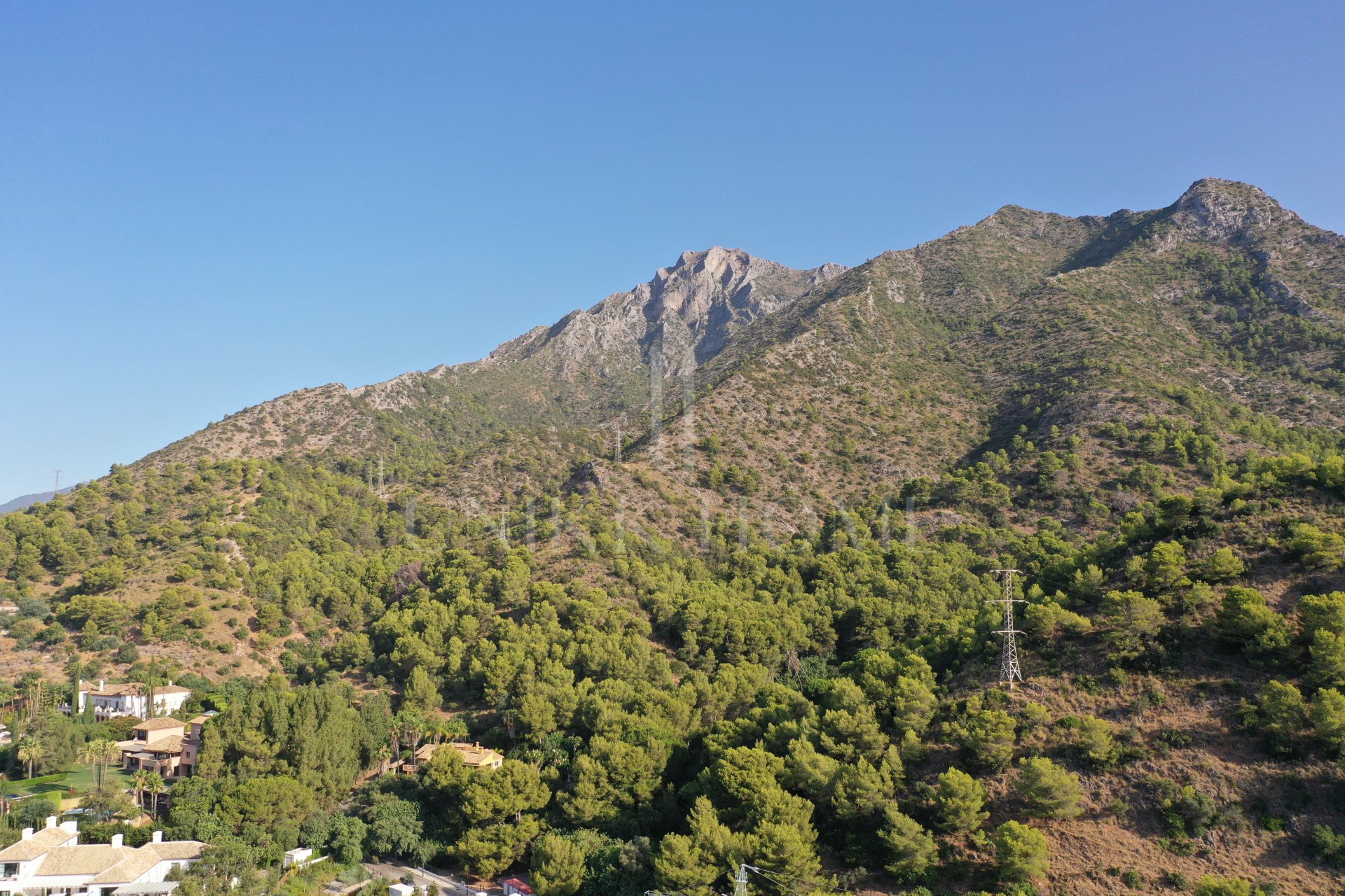 Plot for sale in Cascada de Camojan, Marbella Golden Mile