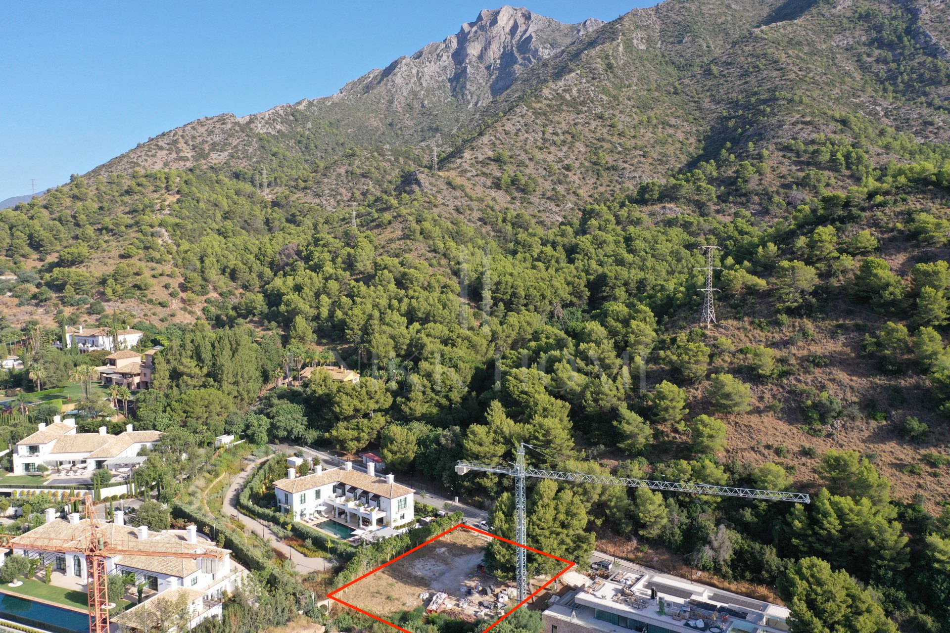 Plot for sale in Cascada de Camojan, Marbella Golden Mile