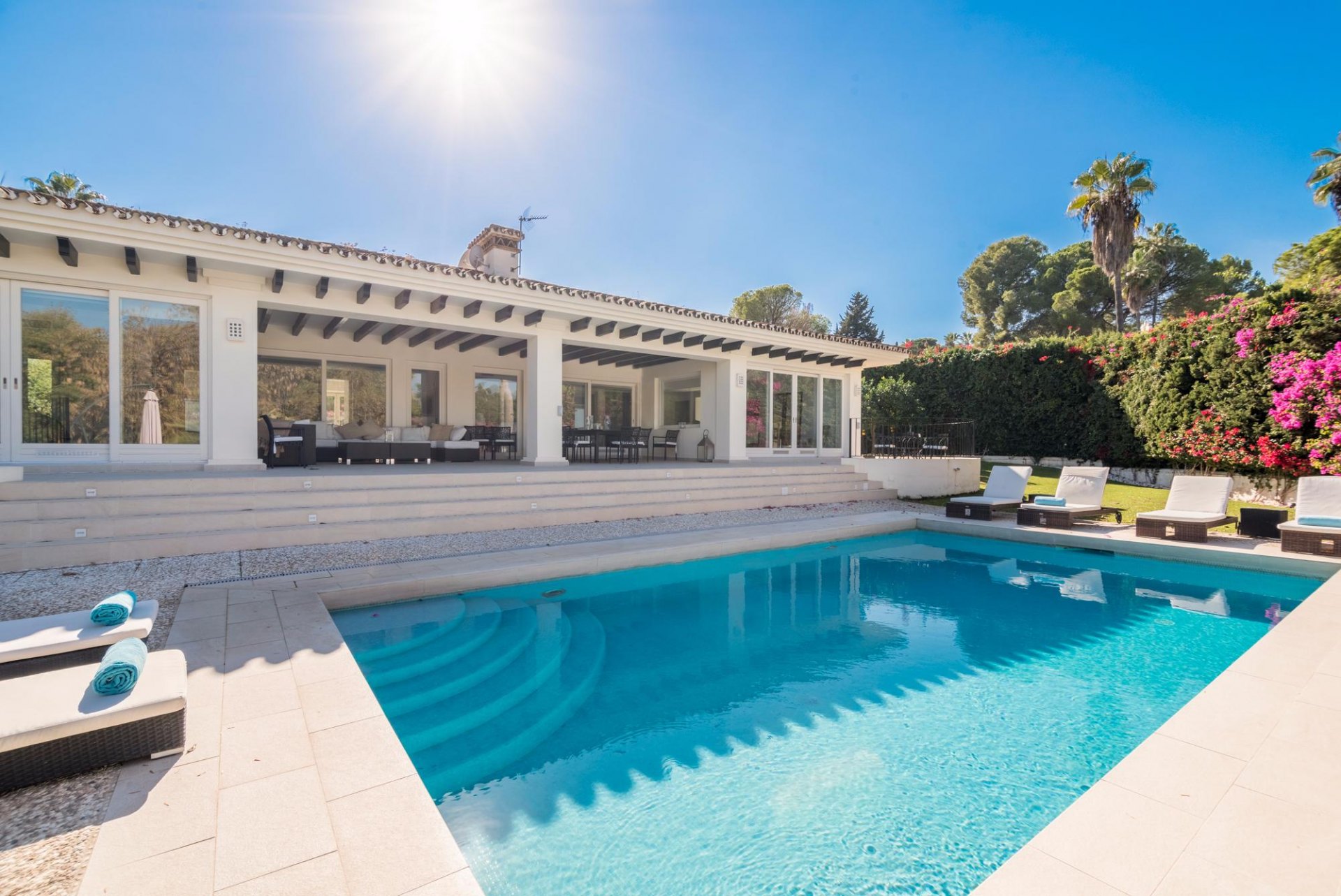 house villa on sale first line golf Las Brisas Marbella Costa del Sol beach sun