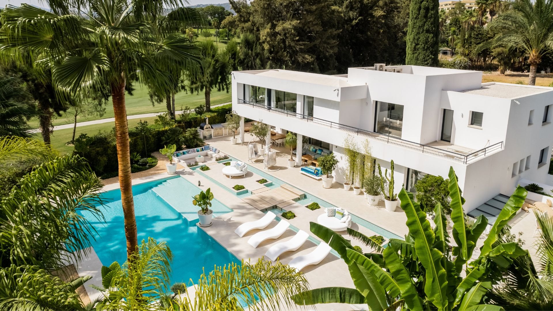 Image of a villa for sale in Las Brisas Golf, Nueva Andalucía