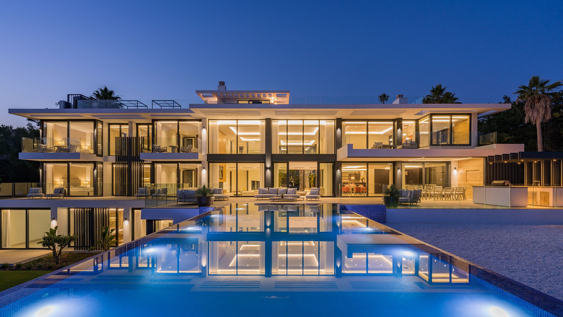 Outstanding Villa in the Kings & Queens of Sotogrande
