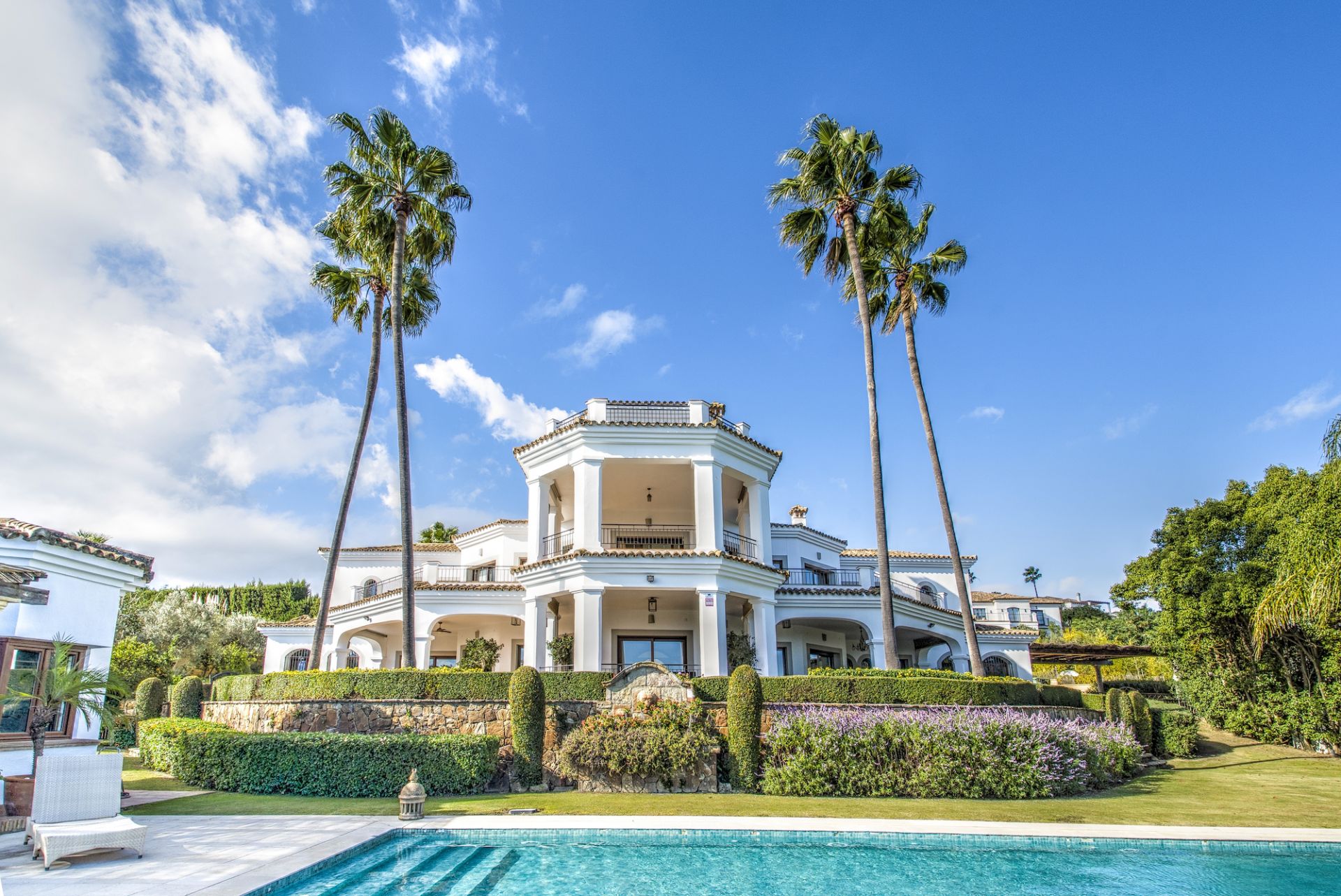 Luxury Villa providing spectacular sea views for sale Sotogrande Alto 4.950.000 € Reference NP1736