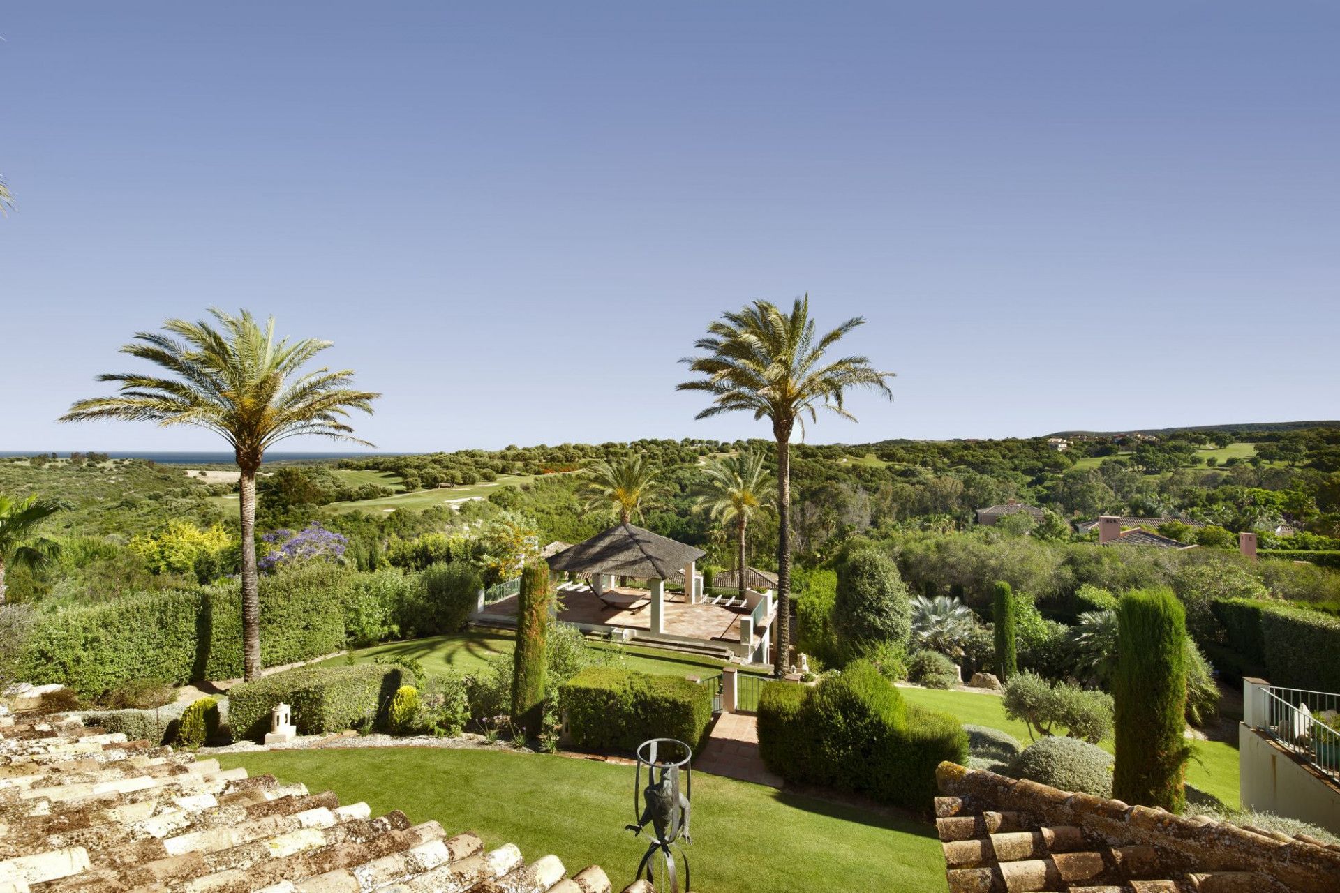 Manicured garden - How to increase property value Sotogrande