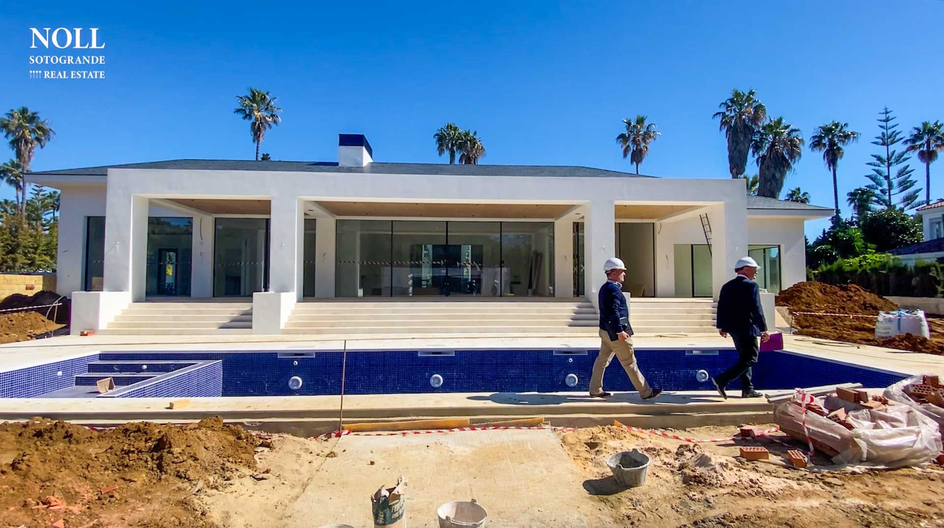 Charles Gubbins interviews Benjumea Architects about the construction of a NEW LUXURY VILLA in Sotogrande, Spain.