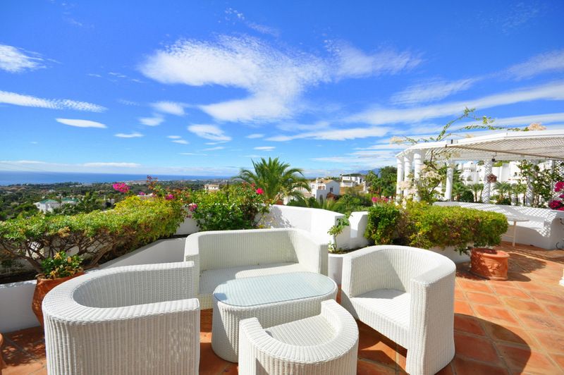 Marbella Hill Club, exclusive Villas, townhouses and apartments