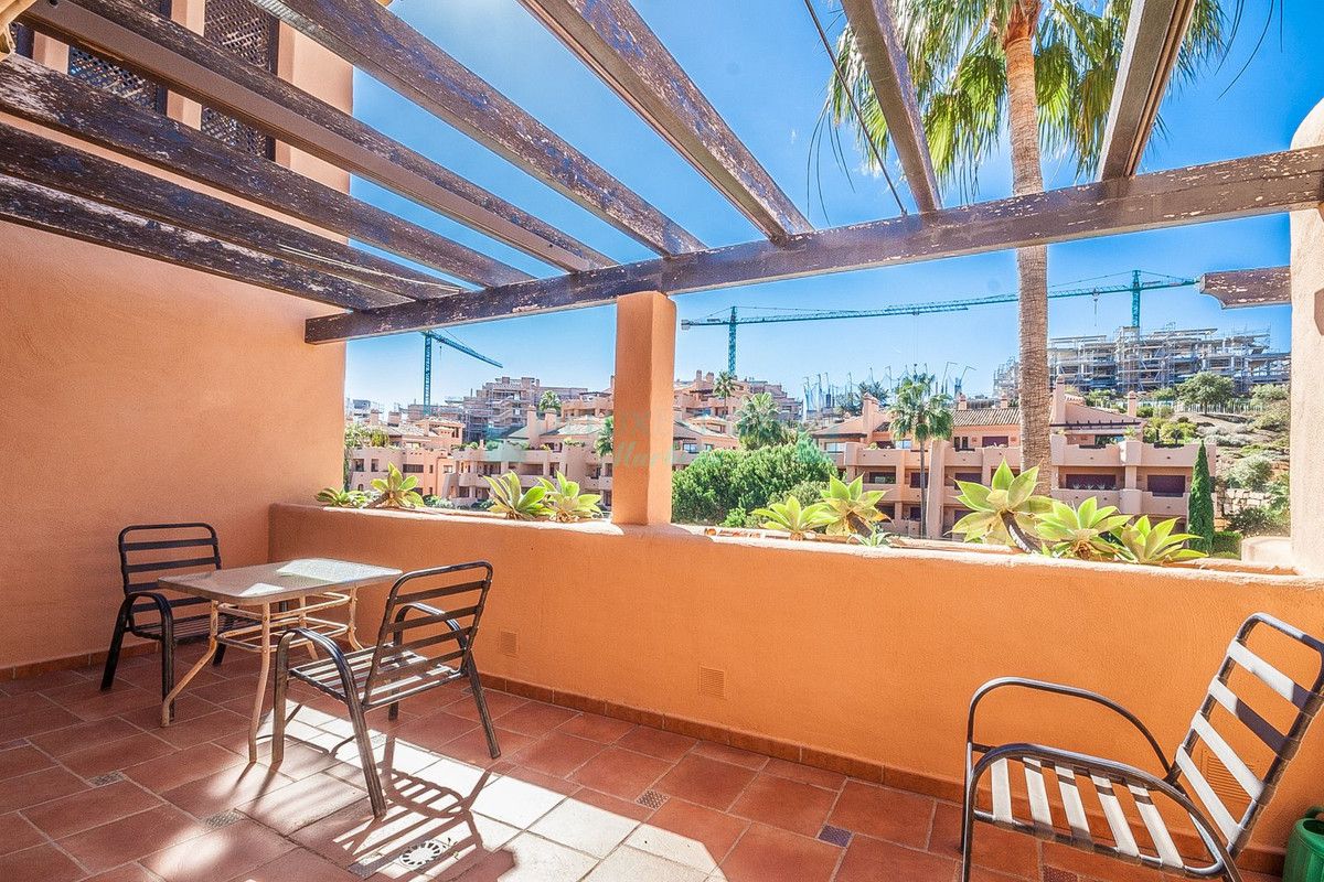 Penthouse for sale in La Mairena, Marbella East