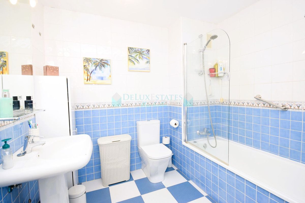 Penthouse for sale in La Reserva de Marbella, Marbella East