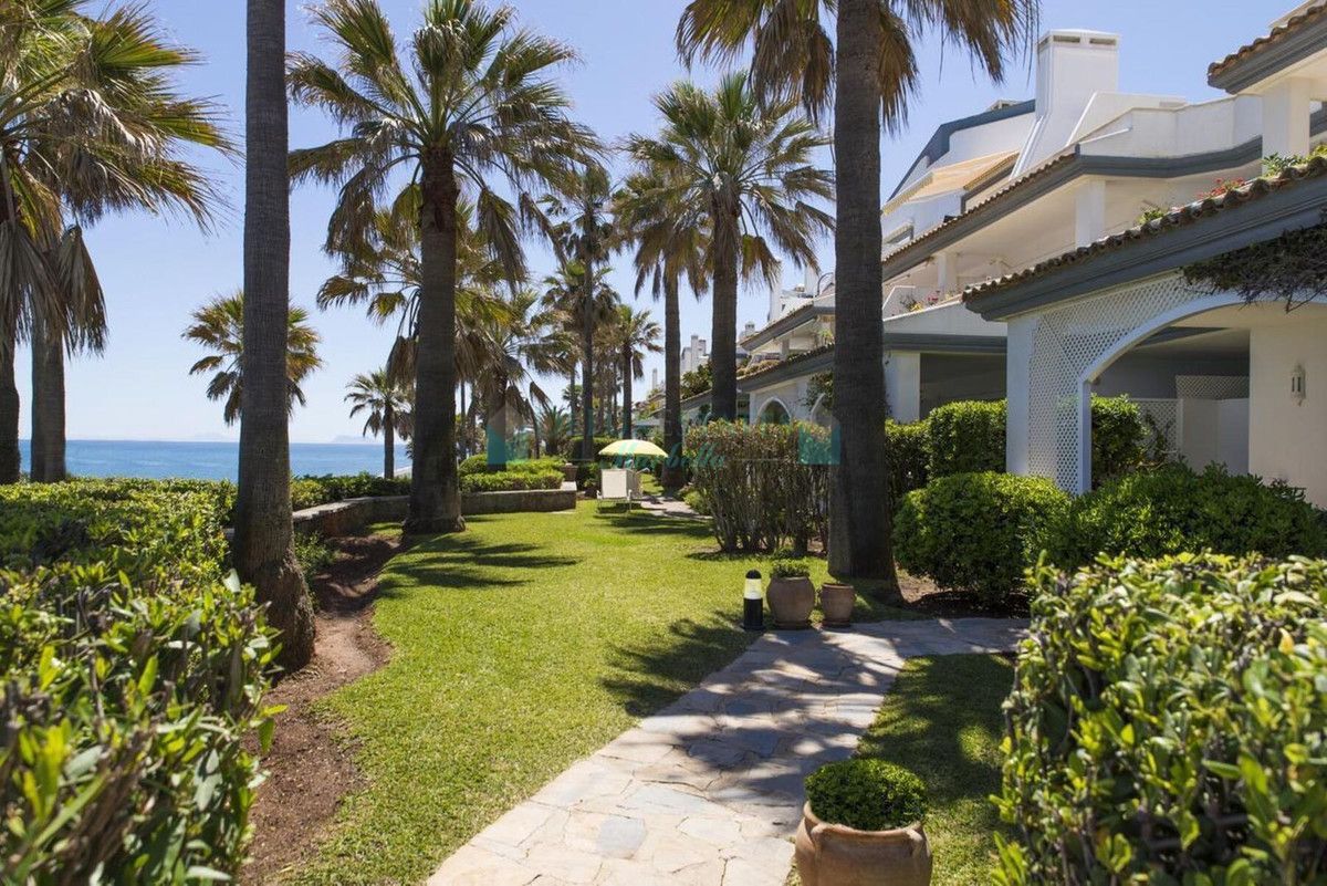 Apartment for sale in Estepona