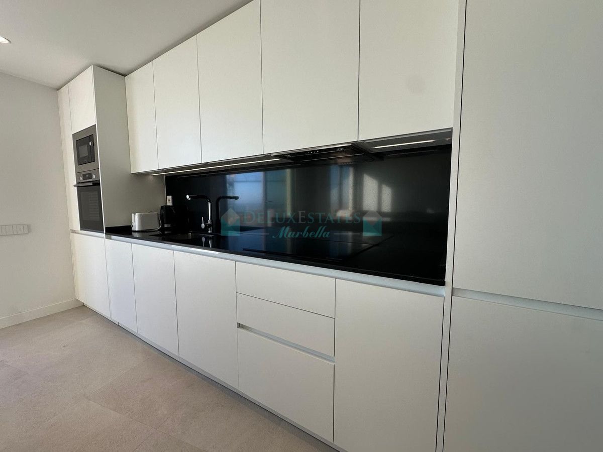 Penthouse for rent in Selwo, Estepona