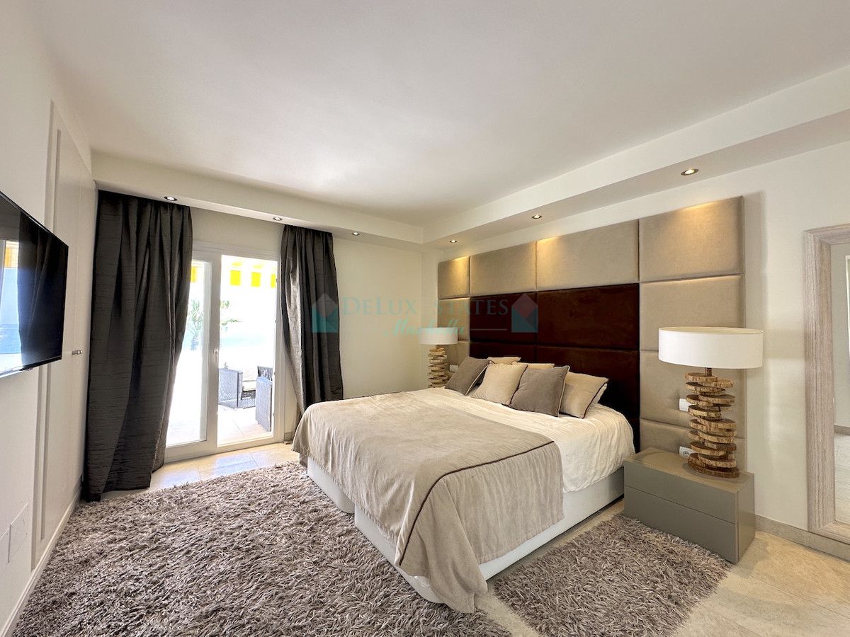 Penthouse for sale in Estepona