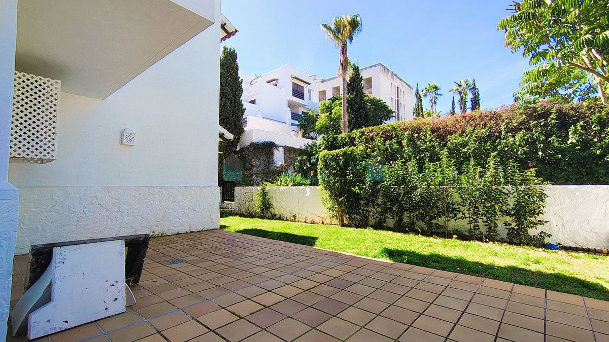 Apartamento Planta Baja en venta en Selwo, Estepona