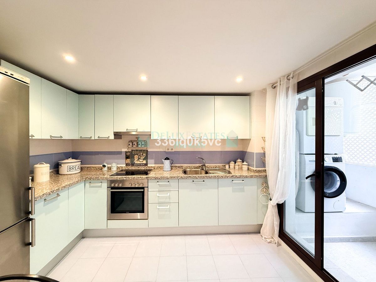 Ground Floor Apartment for sale in Benahavis