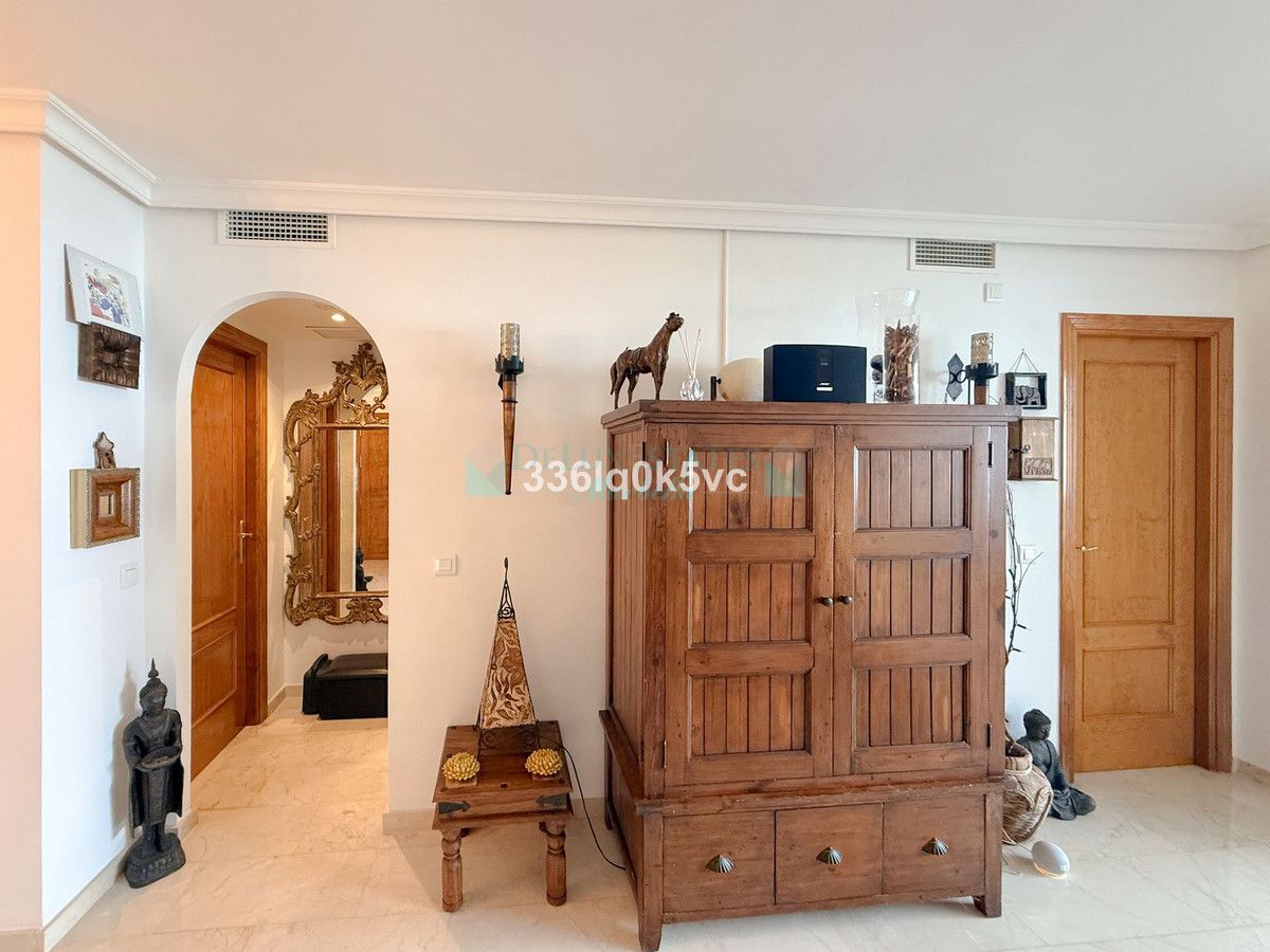Ground Floor Apartment for sale in Benahavis