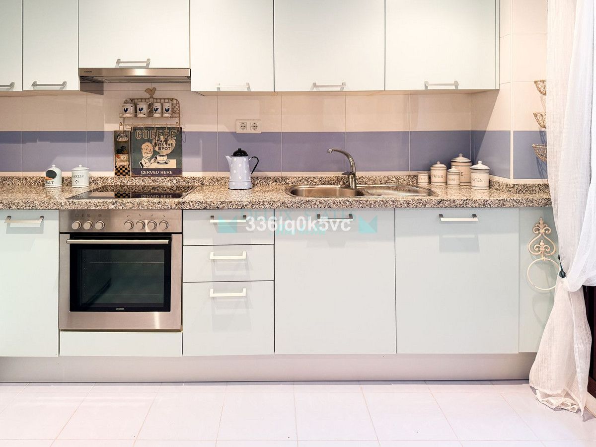 Ground Floor Apartment for sale in Benahavis