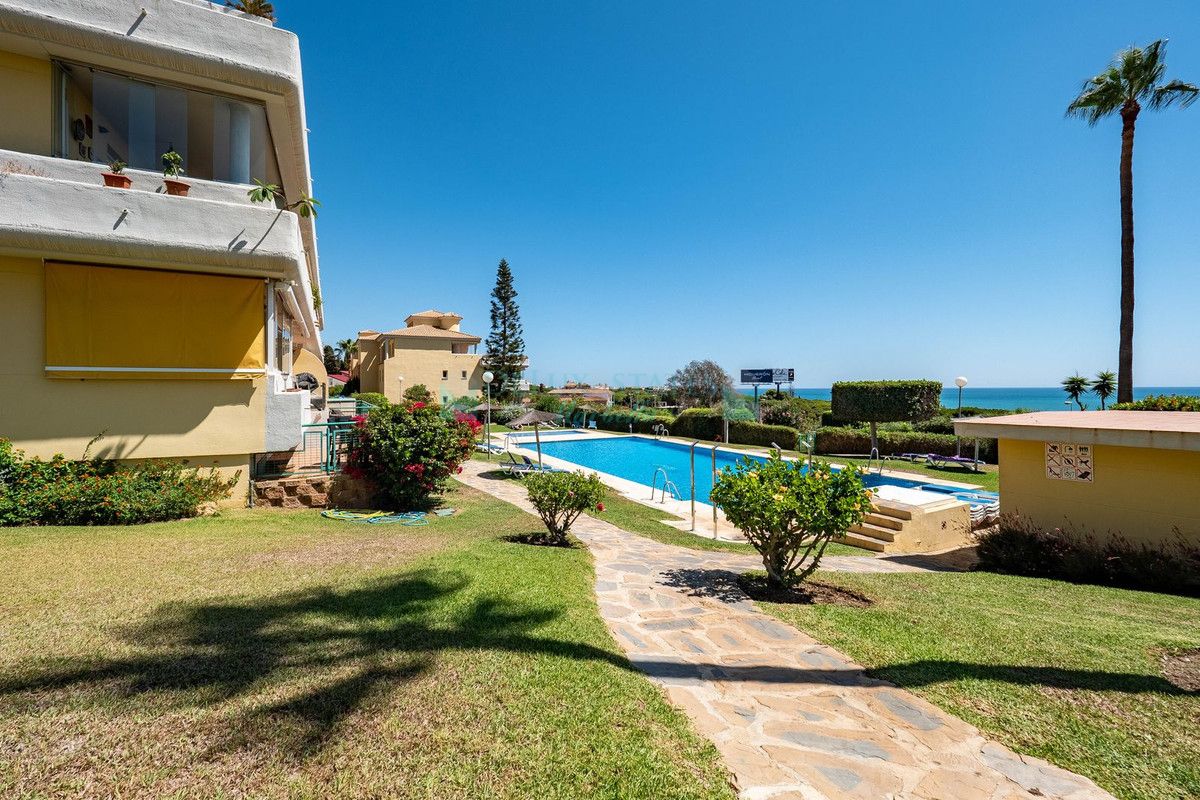 Ground Floor Apartment for sale in Cabopino, Marbella East