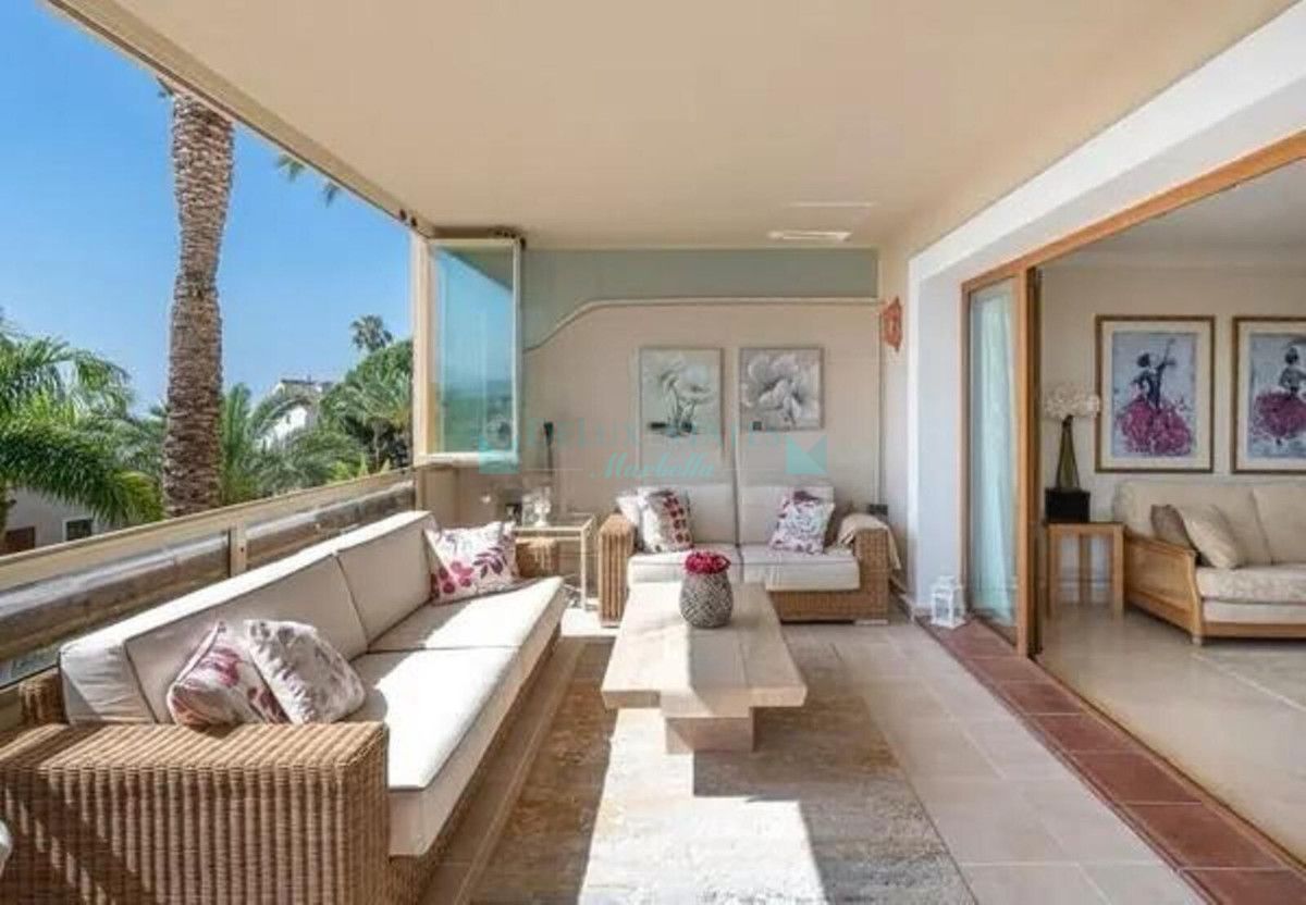 Apartamento en venta en Estepona