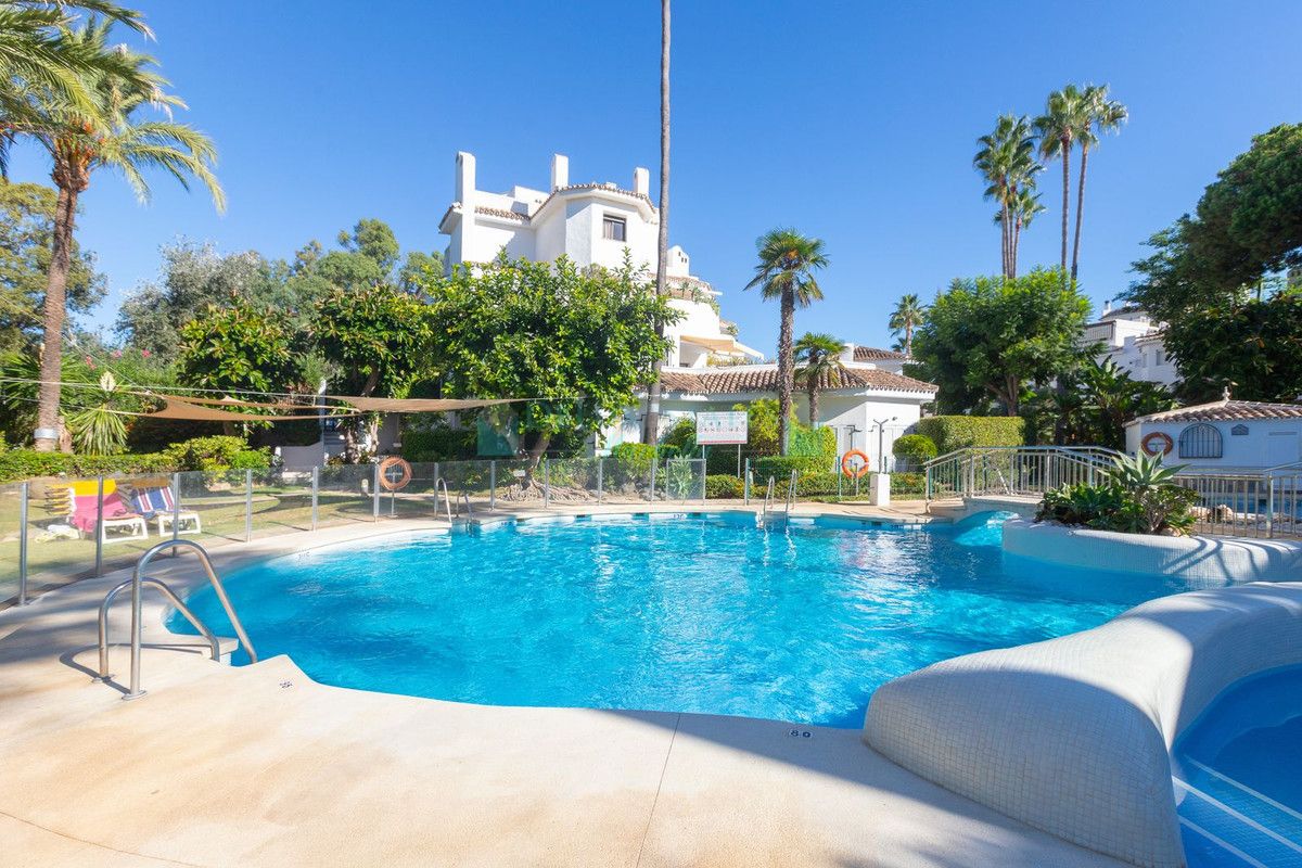 Apartamento en venta en Elviria, Marbella Este