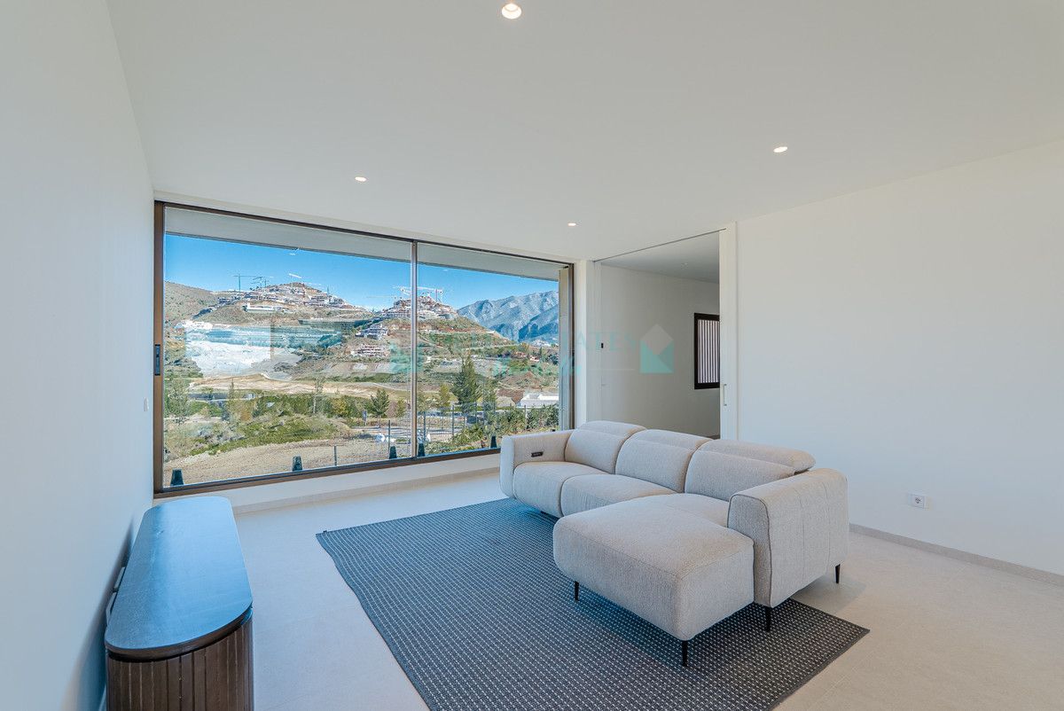 Apartment for sale in Benahavis