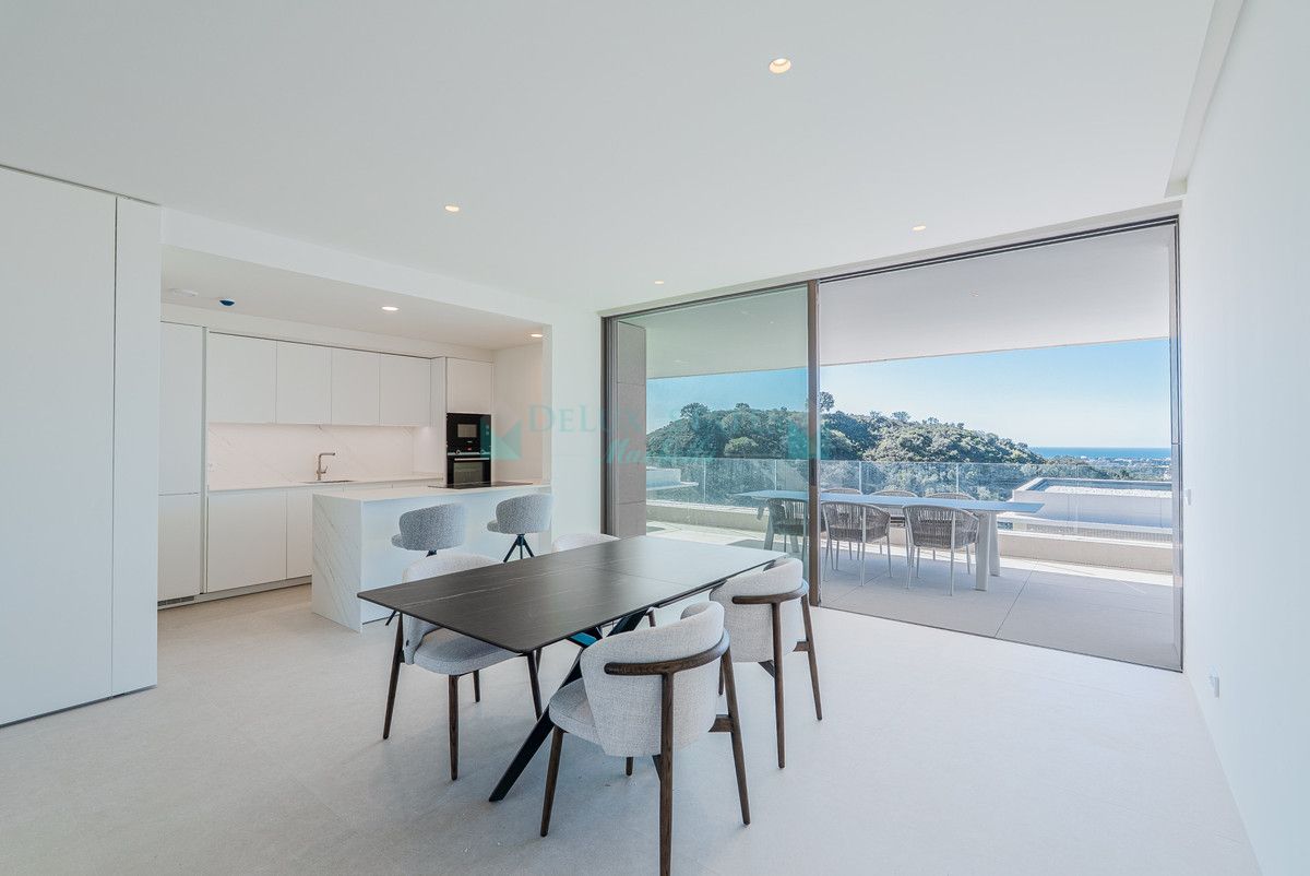 Apartment for sale in Benahavis