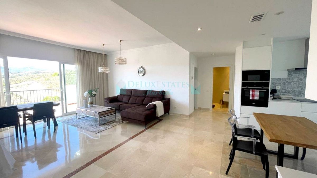 Penthouse for rent in El Paraiso, Estepona