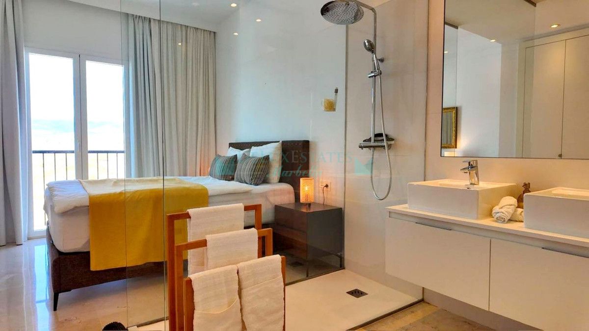 Penthouse for rent in El Paraiso, Estepona