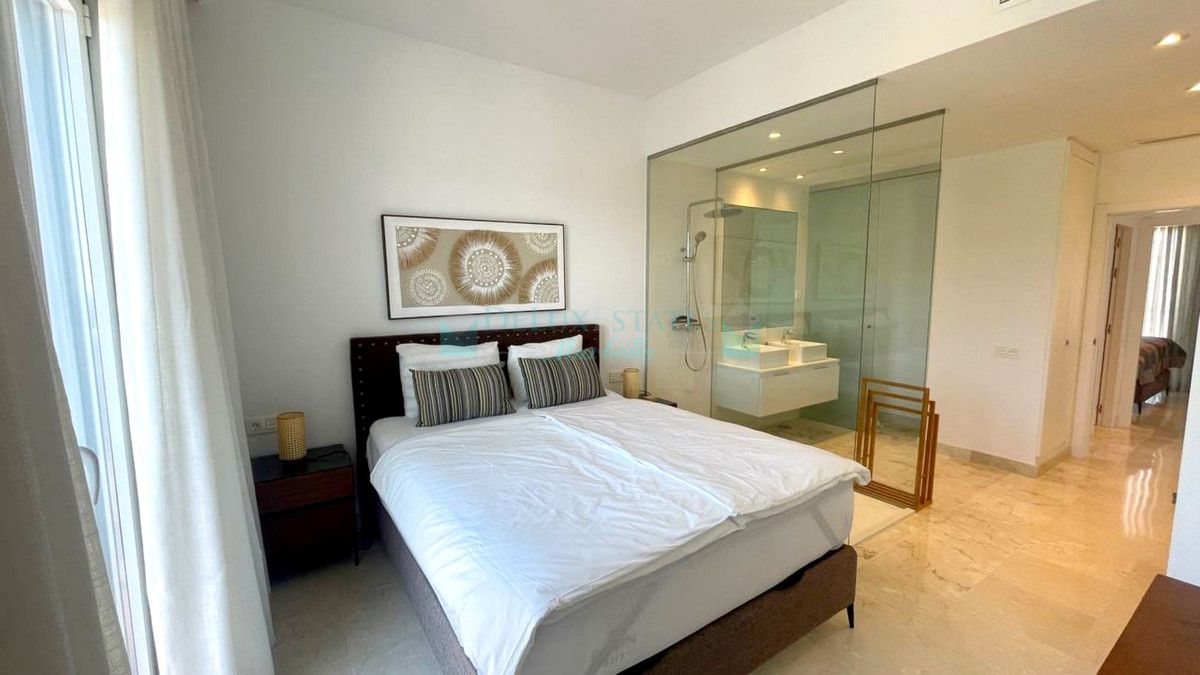 Penthouse for rent in El Paraiso, Estepona