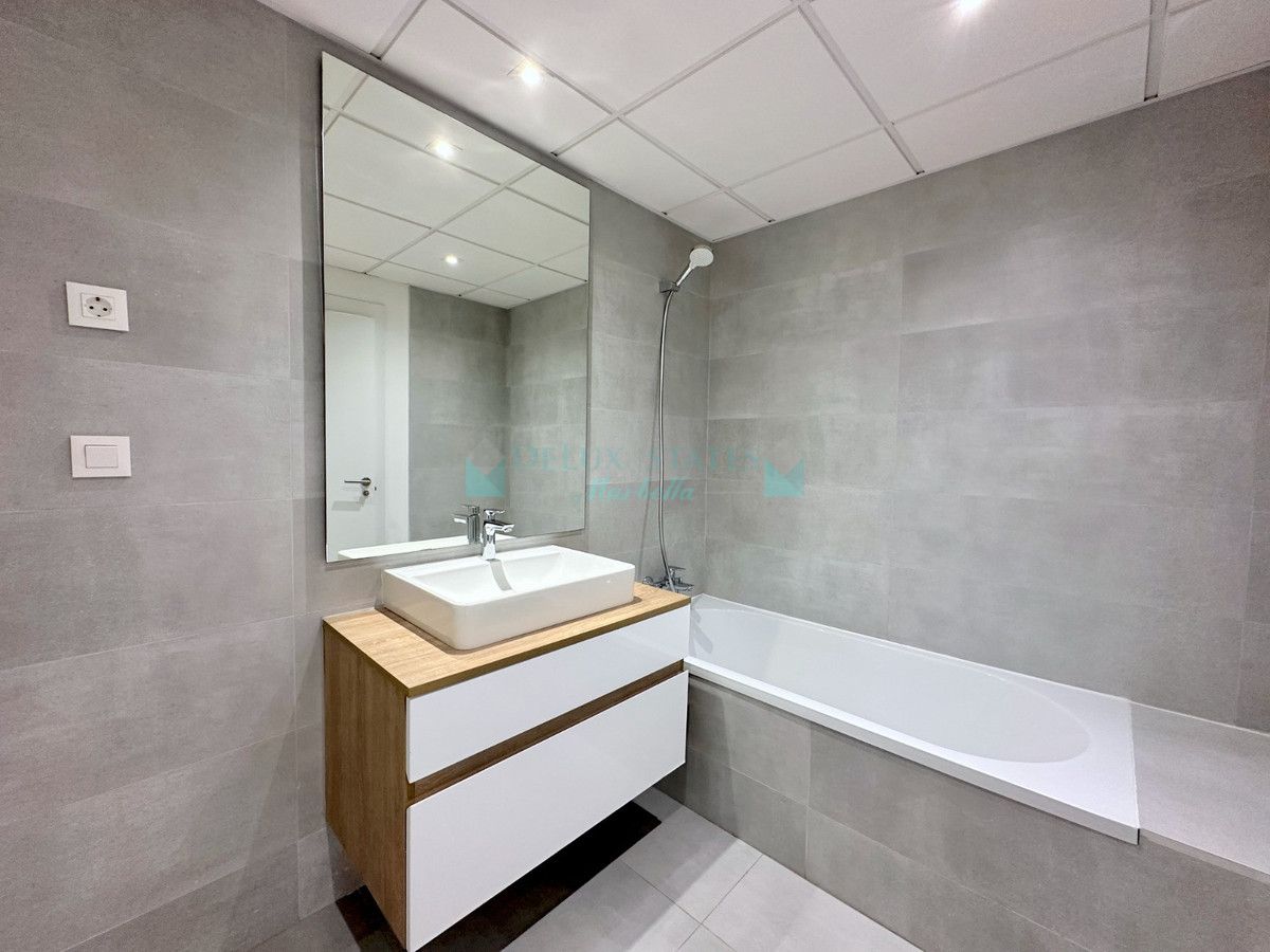 Apartment for sale in Estepona