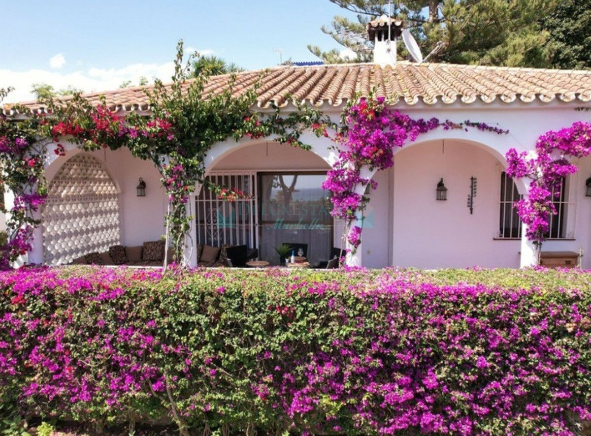 Villa for sale in Marbesa, Marbella East