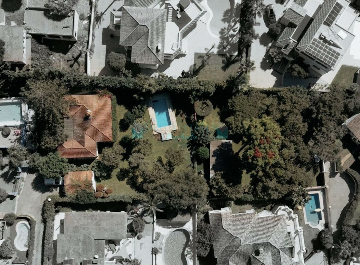 Villa for sale in Marbesa, Marbella East