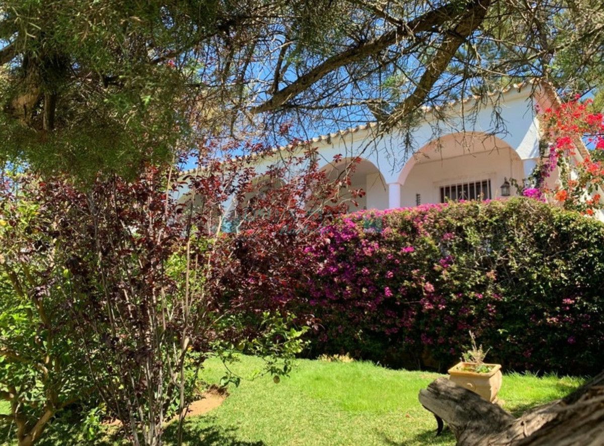 Villa for sale in Marbesa, Marbella East