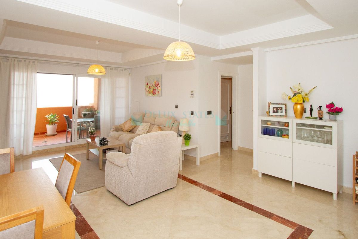 Apartment for sale in La Mairena, Marbella East